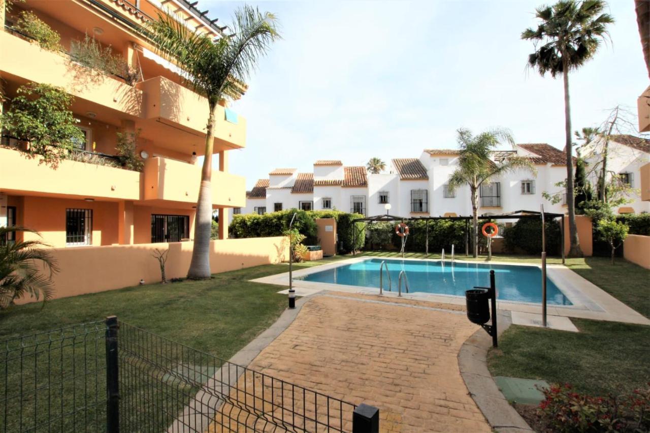Apartamento Beachfront La Jacaranda マルベーリャ エクステリア 写真