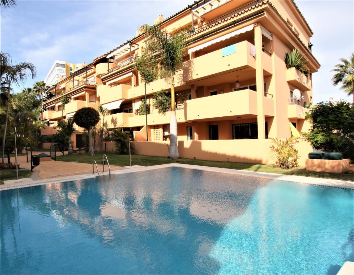 Apartamento Beachfront La Jacaranda マルベーリャ エクステリア 写真