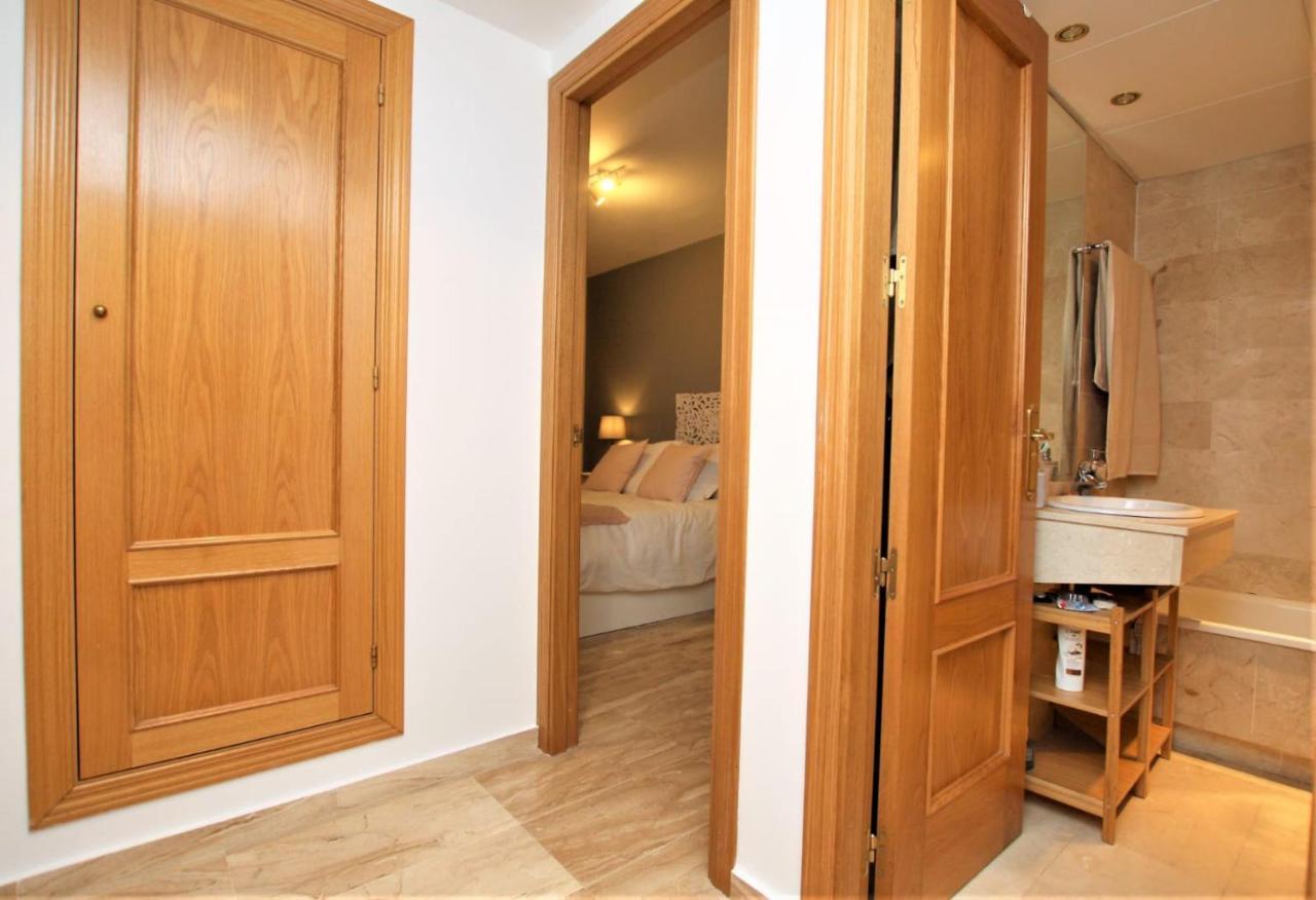 Apartamento Beachfront La Jacaranda マルベーリャ エクステリア 写真