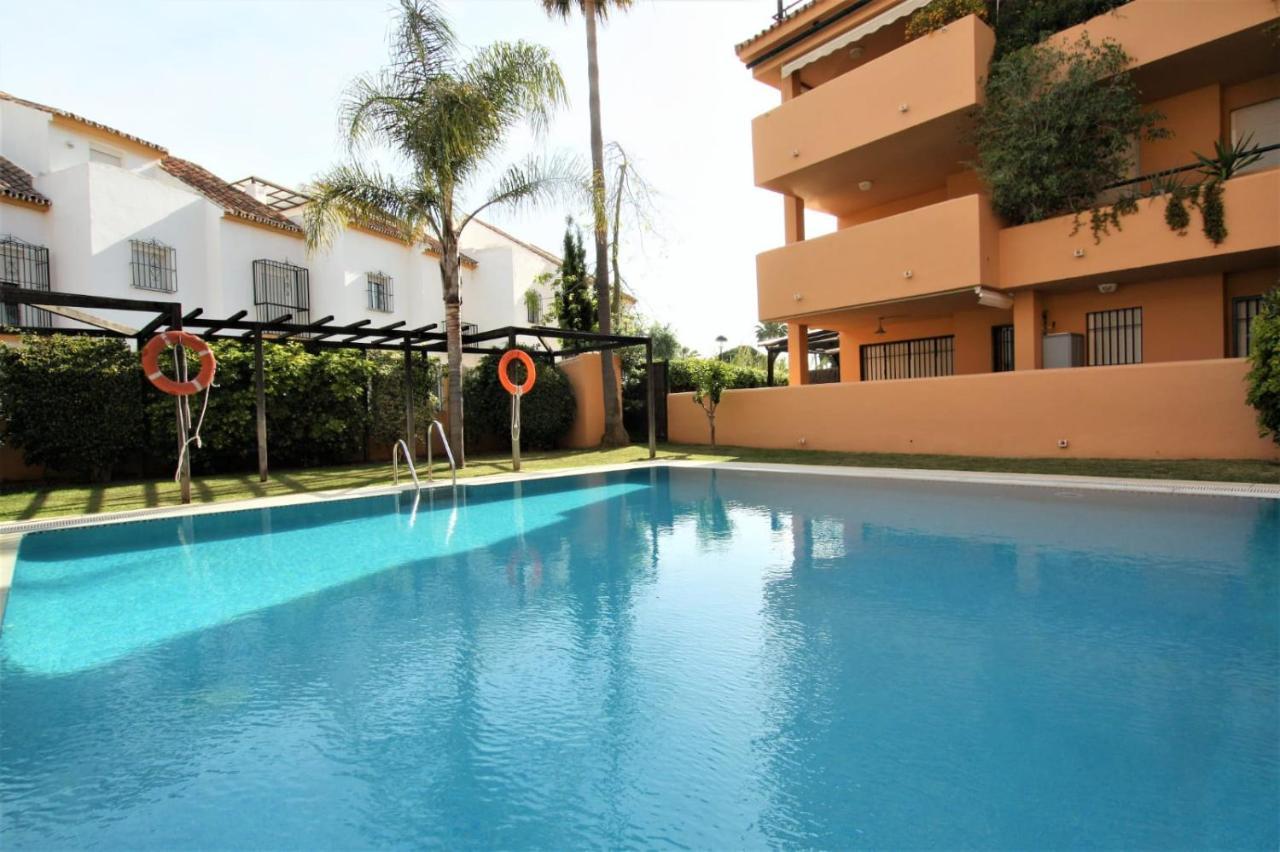 Apartamento Beachfront La Jacaranda マルベーリャ エクステリア 写真