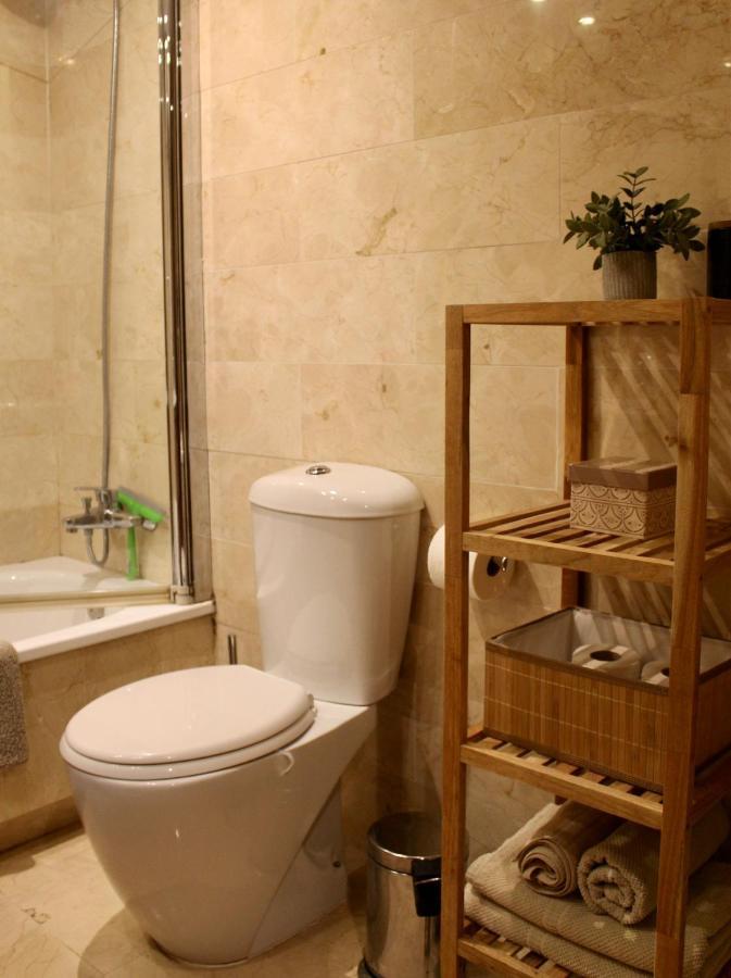 Apartamento Beachfront La Jacaranda マルベーリャ エクステリア 写真